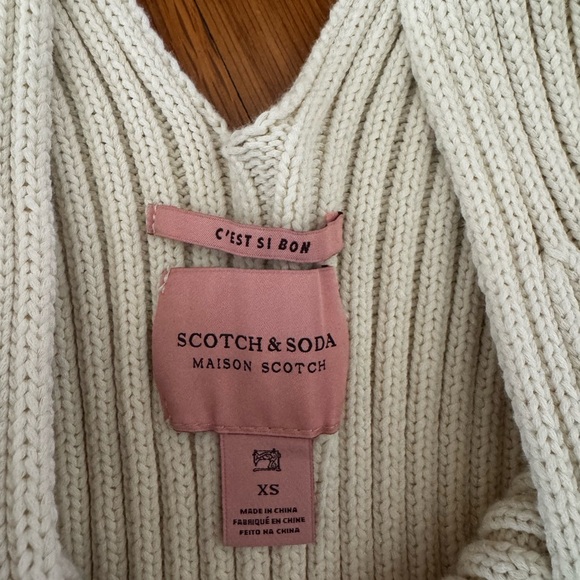 Cream V-Neck Ribbed Sweater - Picture 2 of 3